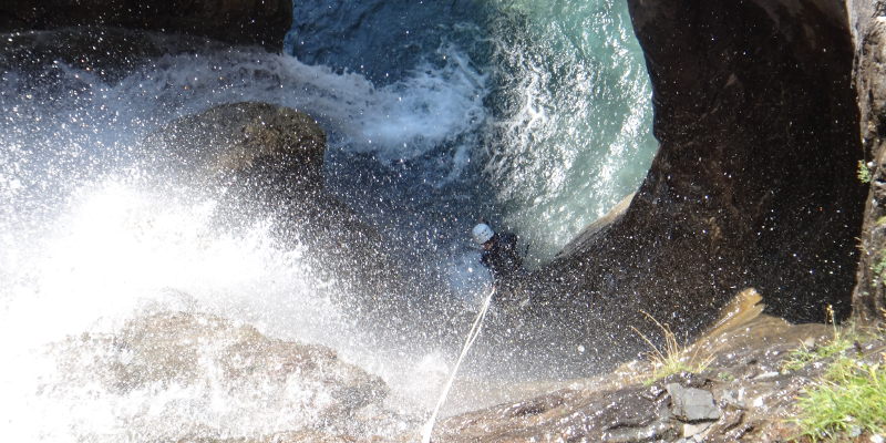 canyoning larri mont perdu